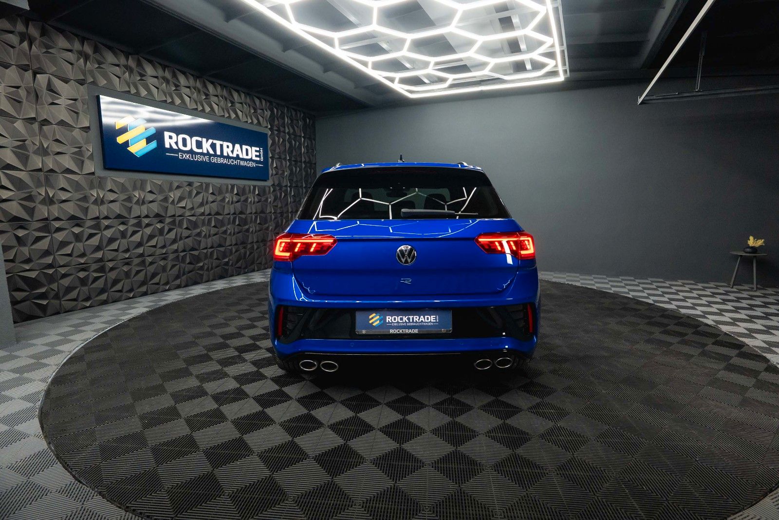 Fahrzeugabbildung Volkswagen T-Roc R 4Motion Black Design *ACC*Matrix*DAB+*