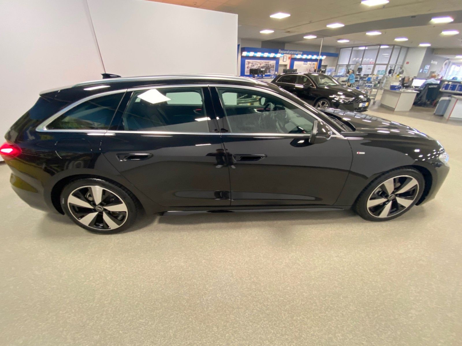 Fahrzeugabbildung Audi A5 B10 TFSI S tronic S-Line Avant+NAVI+19"+ACC+