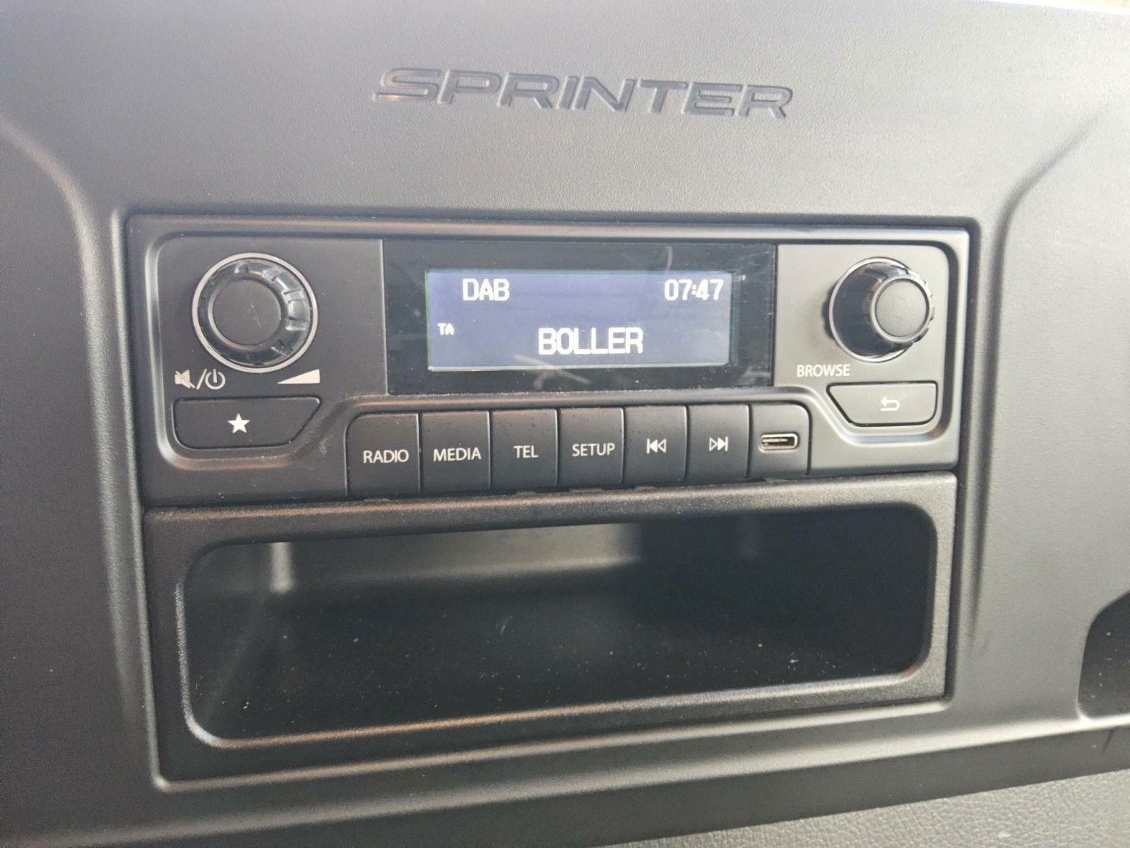Fahrzeugabbildung Mercedes-Benz Sprinter 215 CDI 9G Pritsche/Plane Klima AHK