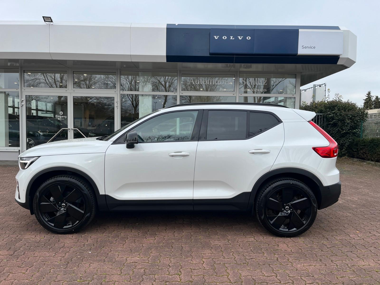 Volvo XC40 B3 Plus Black Edition DCT