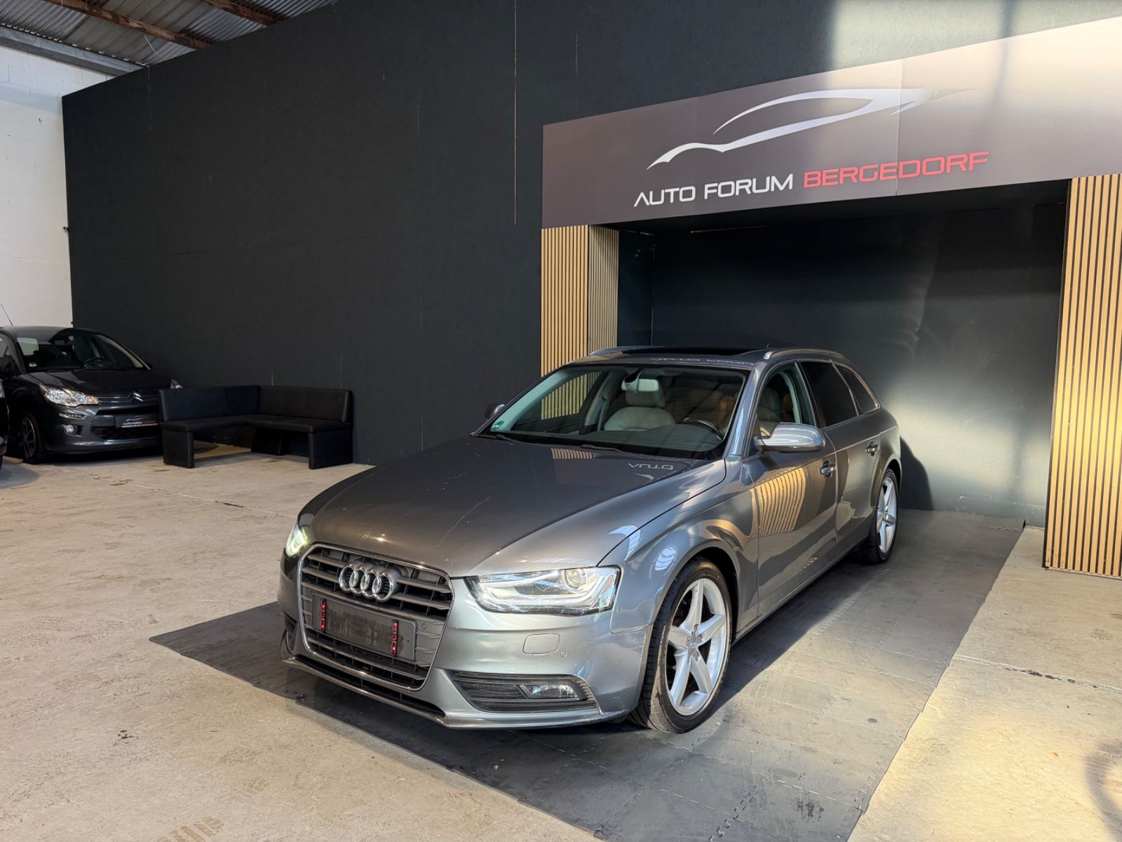 Audi A4 - 1