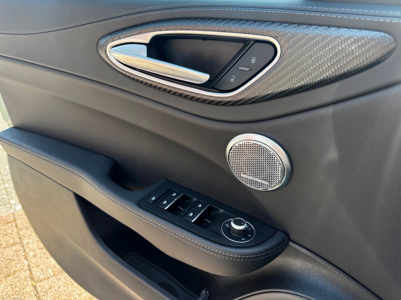 Fahrzeugabbildung Alfa Romeo Giulia Quadrifoglio 520 PS MATRIX NAVI SITZHZG.