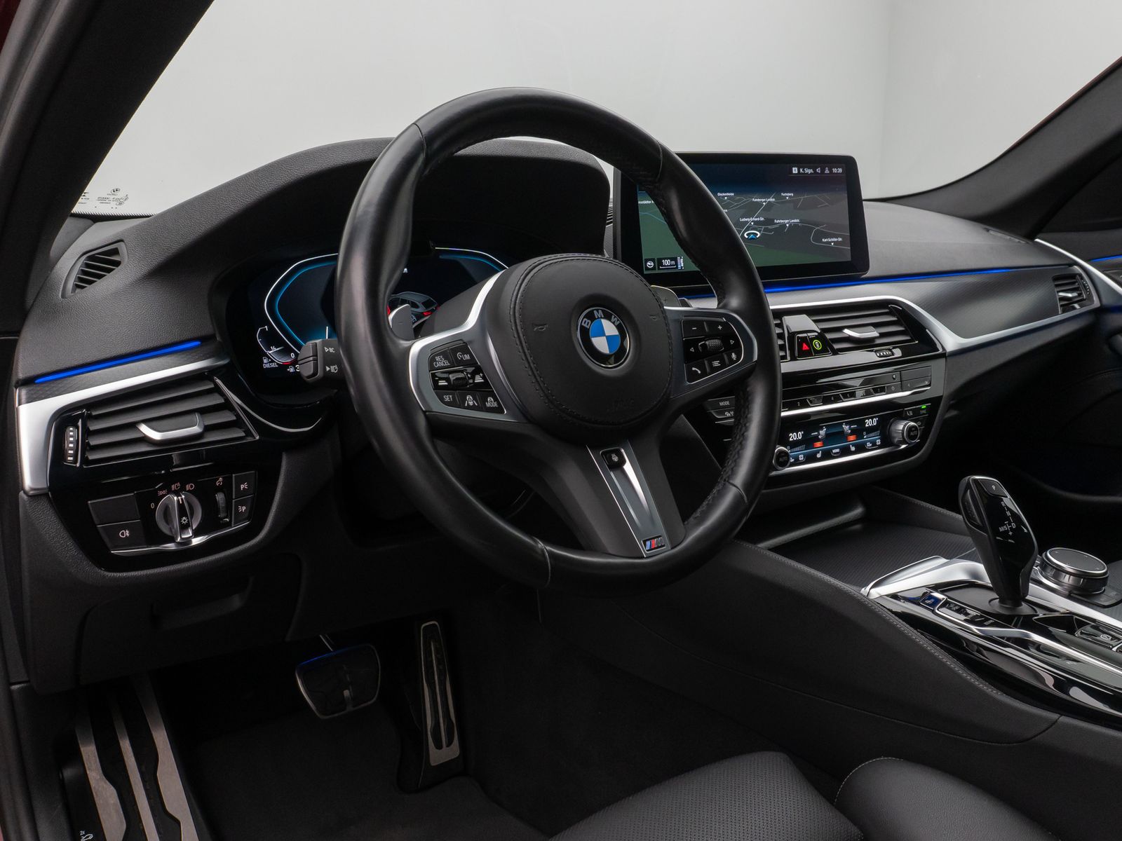 Fahrzeugabbildung BMW 520d xD M Sport Kamera HUD DAB Alarm Individual