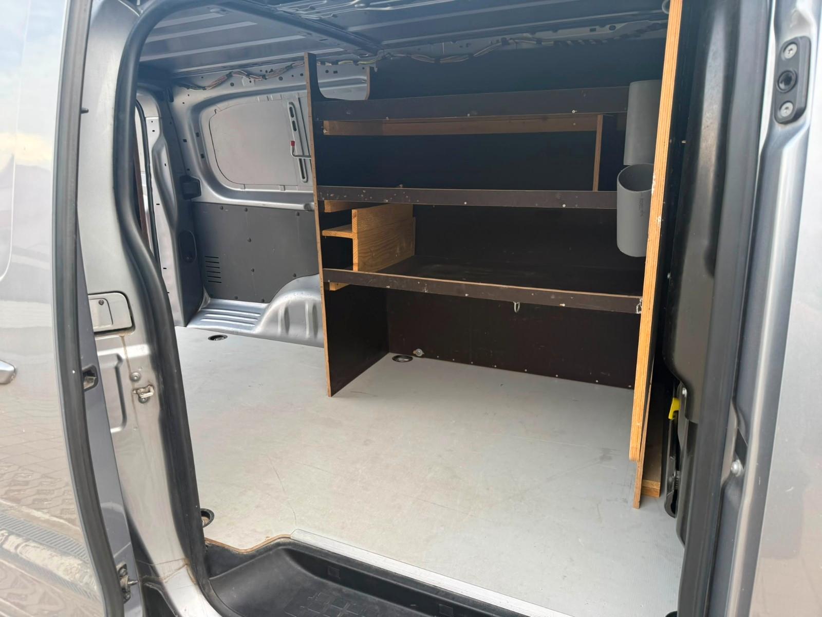 Opel Vivaro Cargo Automatik Standheizung AHK