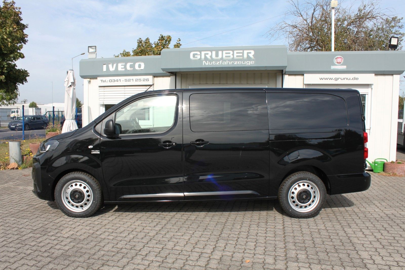 Fahrzeugabbildung Fiat Scudo XL Multicab Webasto/Full-LED 6-Sitzer