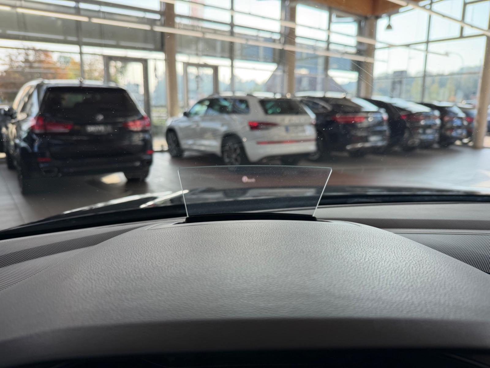 Volkswagen Tiguan 2.0TDI DSG 4M R-Line LED ACC PANO VIRTUA