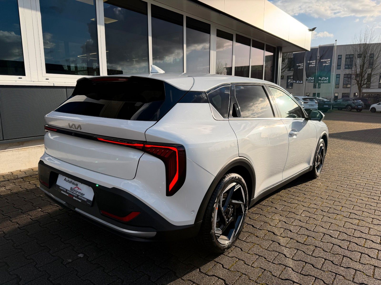 Fahrzeugabbildung Kia K4 1,6 T-GDI DCT Spirit Drive Wise Sound