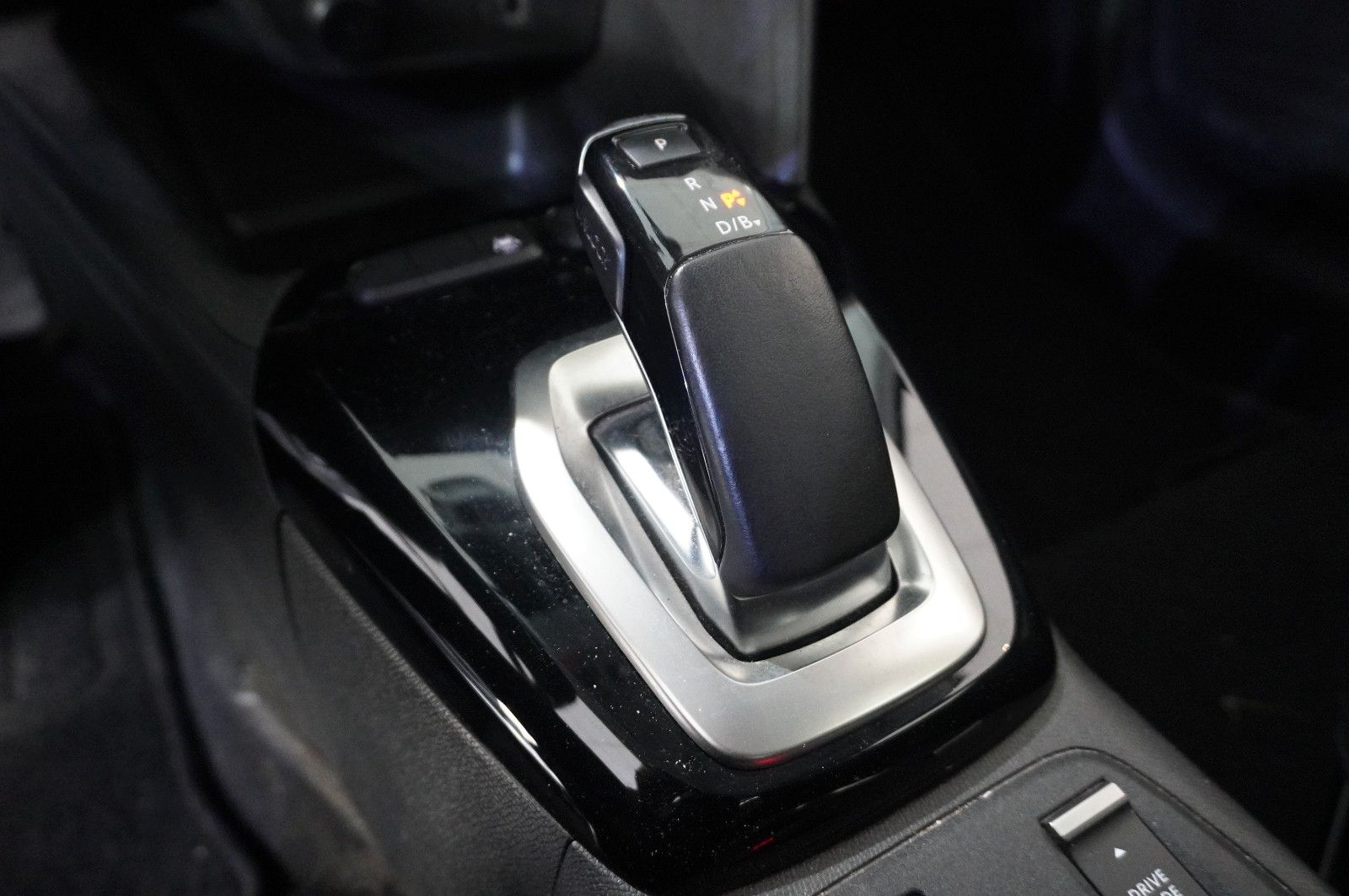 Fahrzeugabbildung Opel Corsa-e F EDITION 1-PHASIG NAVI/VIRT./SPORT/DAB+