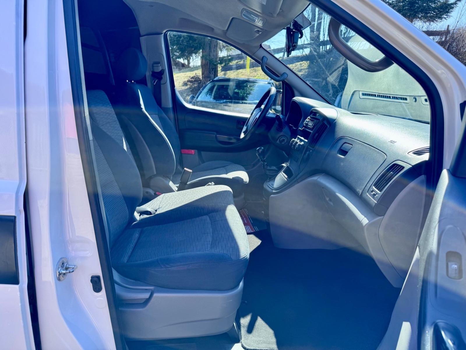 Hyundai H-1Kasten AHK 3xSitz 2xSchiebetür Mehrwertsteuer