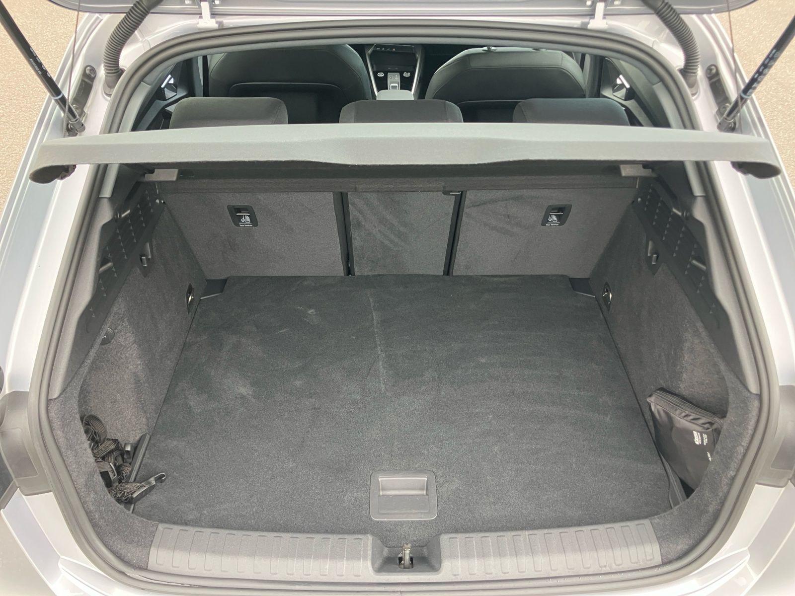 Audi A3 Sportback 40TFSIe S-tronic/ CarPlay, LED, ACC