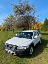 Volvo XC70 D5 AWD Ukrainische Registrierung - weiße Volvo XC70
