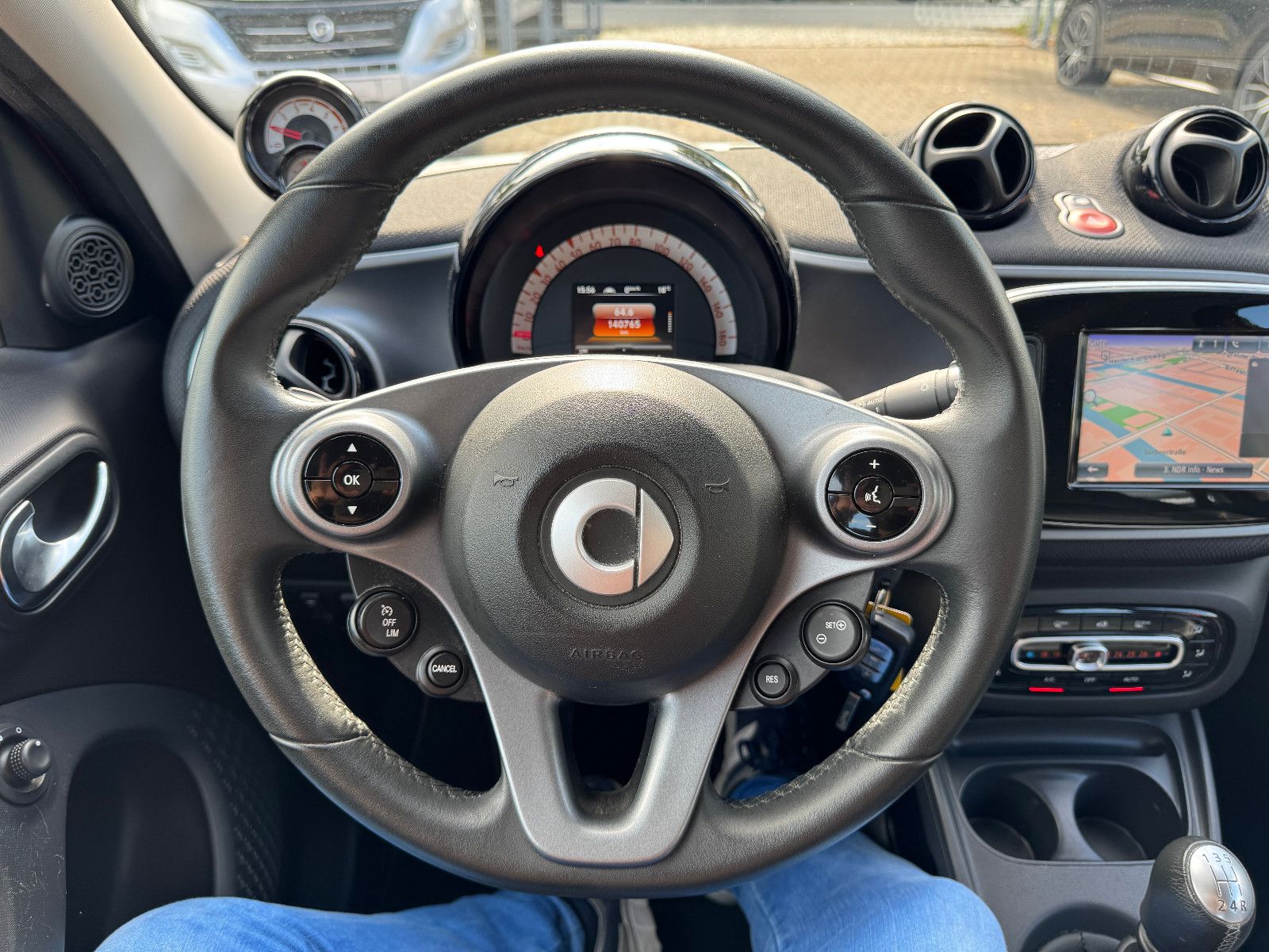 Fahrzeugabbildung Smart ForFour 66KW PRIME EXCLUSIVE PANO NAVI LED VOLL