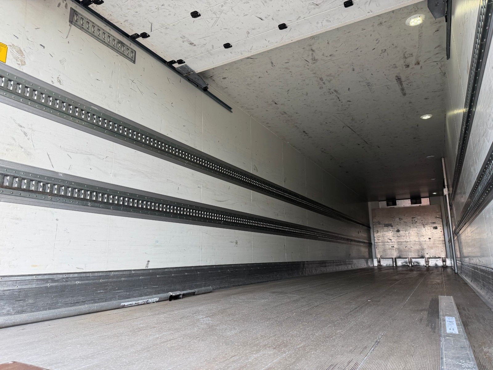 Fahrzeugabbildung ROHR RSK/35IV Carrier Vector 1950 LBW 2500kg 2x lift