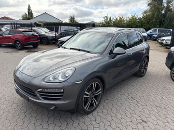 Porsche Cayenne - 1