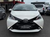 Toyota AYGOx-play touch*KAMERA*TEMPOMAT*KLIMA*APPLECAR - Toyota Aygo (X) in Solingen