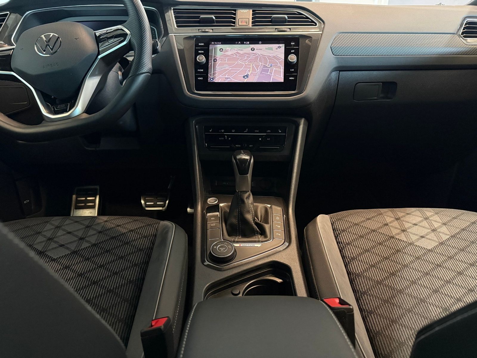 Volkswagen Tiguan 2.0 TSI R-Line 4Motion AHK Alarmanlage foto 16