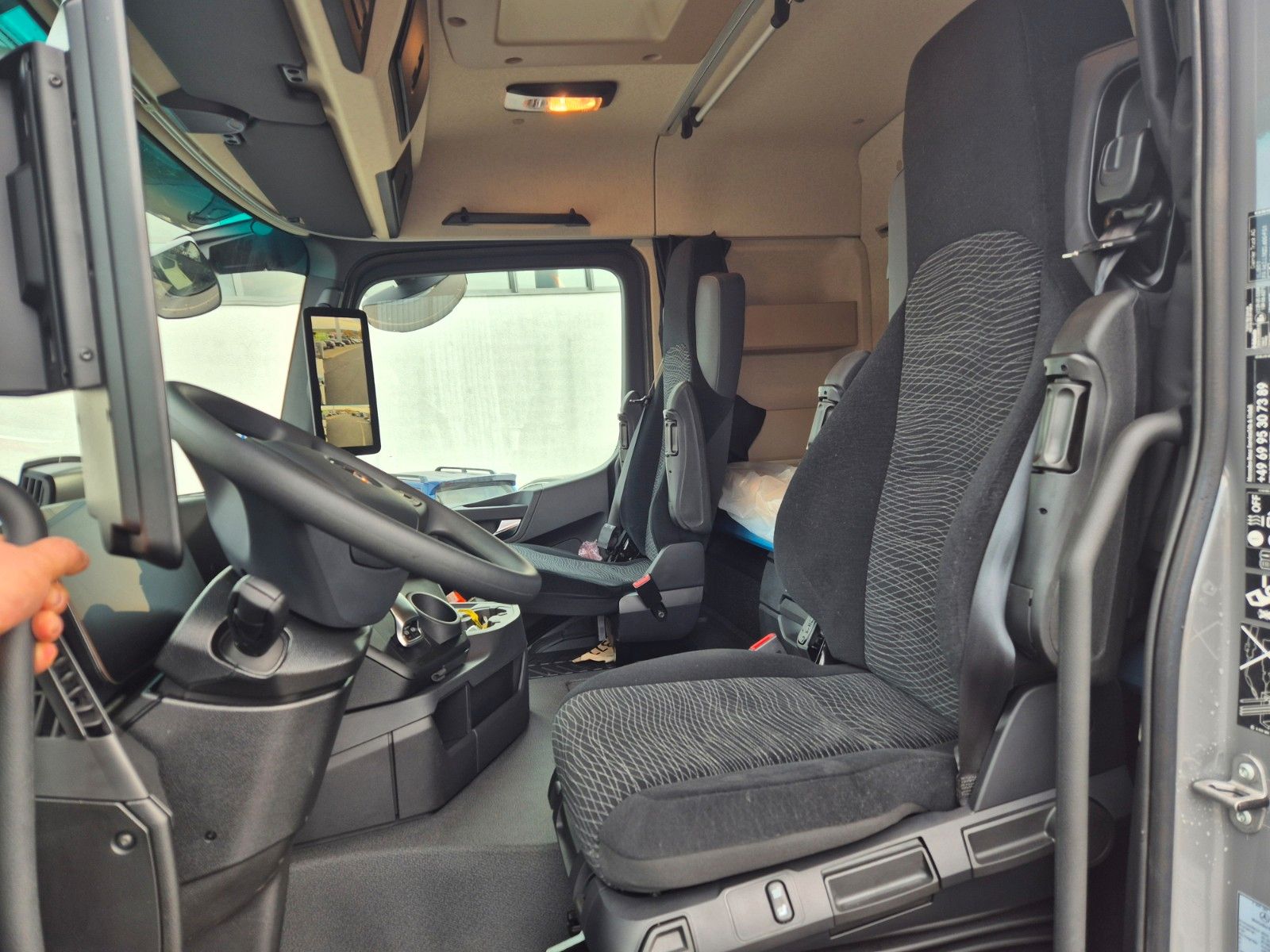 Fahrzeugabbildung Mercedes-Benz Arocs 2551 L 6x2/4-4 HAD HIAB ULT21S56 AHK