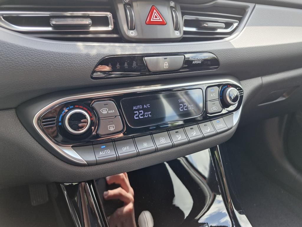 Autohaus Zimpel & Franke - Hyundai i30 Advantage 1.0 T-GDI Navi+Kamera+SHZ+LED - Bild 15 Autohaus Zimpel & Franke - Hyundai i30 Advantage 1.0 T-GDI Navi+Kamera+SHZ+LED - Bild 15