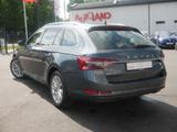 Skoda Superb Combi Style iV LED Navi Sitzheizung AHK - Skoda Superb Style mit Hybrid-Antrieb (Benzin/Elektro)