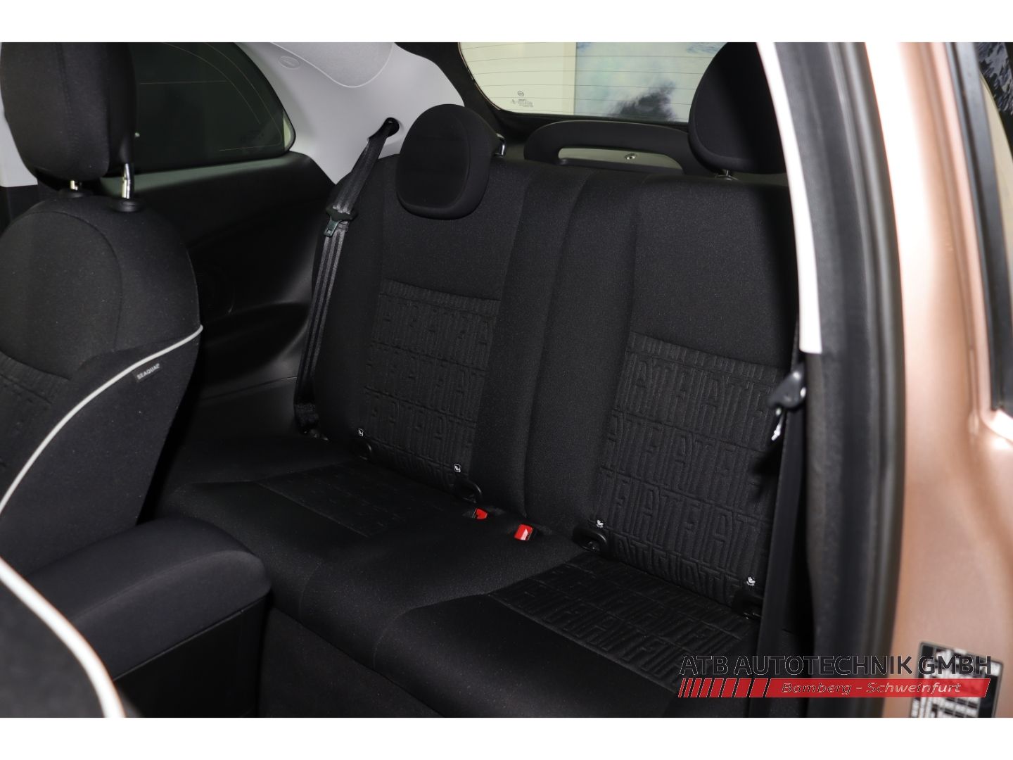 Fahrzeugabbildung Fiat 500e Cabrio 42kWh SOH 95,7% Komfort- und Stylepa