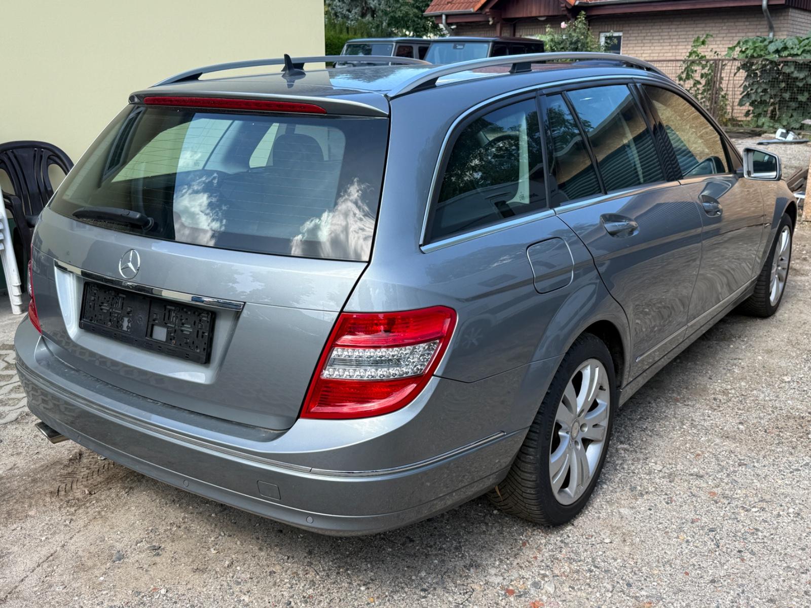 Mercedes-Benz C 200 C T-Modell C 200 CGI BlueEfficiency