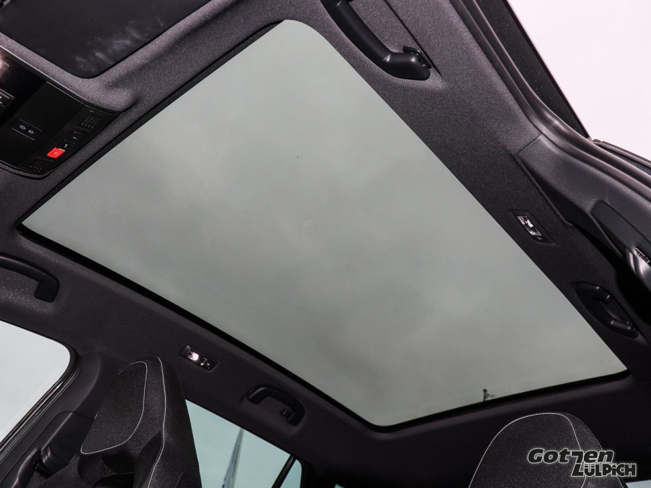 Fahrzeugabbildung SKODA Kamiq Monte Carlo 1,5TSI DSG Open-Sky Matrix PDC