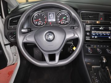 Volkswagen Golf - 6