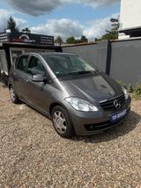 Mercedes-Benz A 160 BlueEFFICIENCY, Einparkhilfe, StartStop - Mercedes-Benz A 160 in Essen
