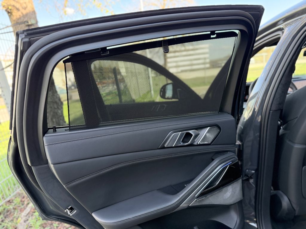 BMW X6 M60i/B&W/M-Paket Pro/Sky-Lounge/S-Belüftung BMW X6 M60i/B&W/M-Paket Pro/Sky-Lounge/S-Belüftung