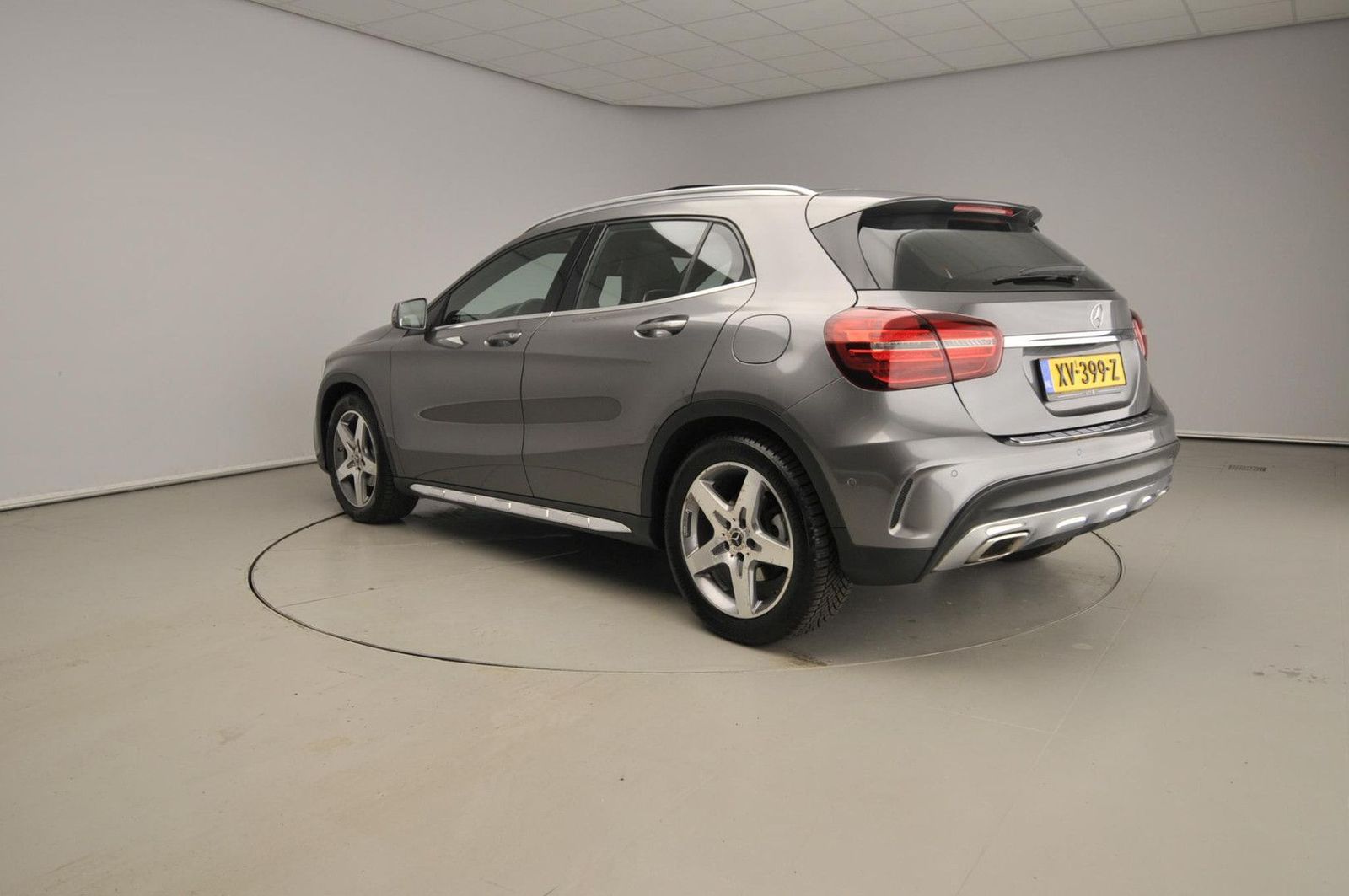 Mercedes-Benz GLA 180 Business Solution AMG | panorama dach | imagem 2
