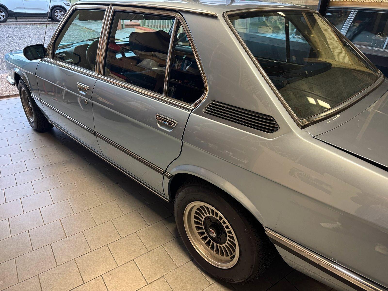 BMW 528
