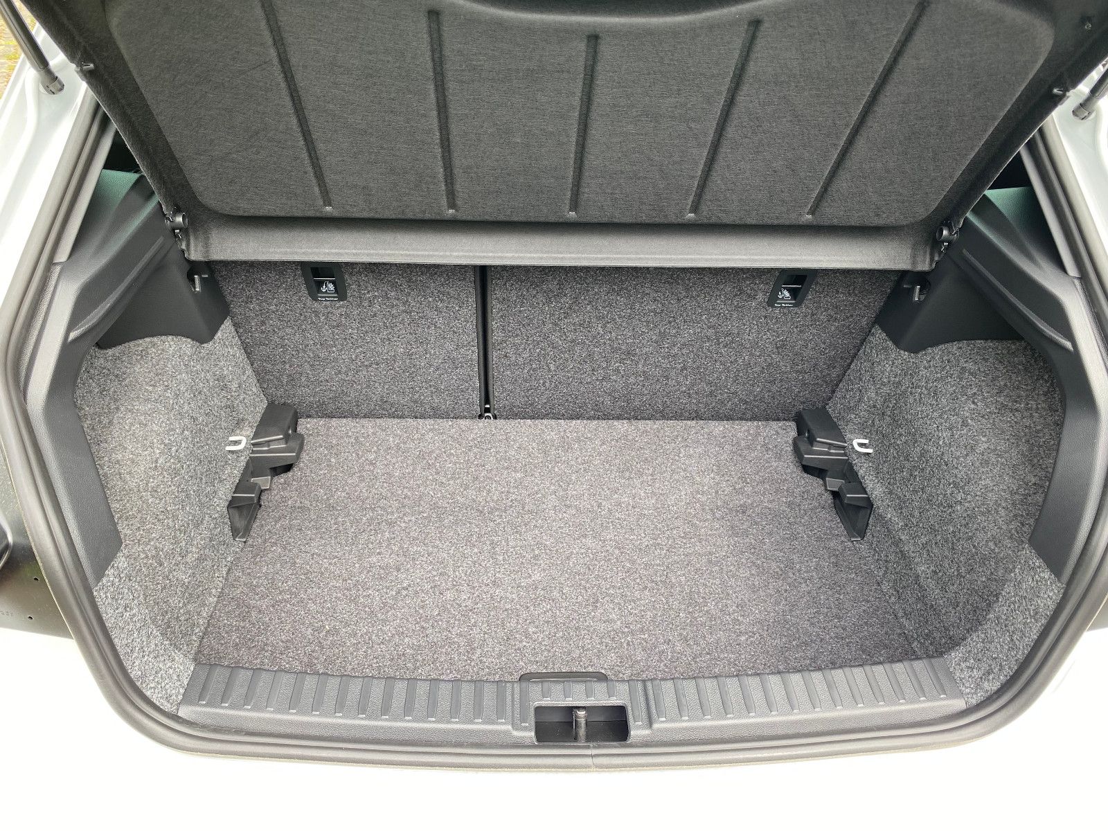 Fahrzeugabbildung SEAT Ibiza 1.0 TSI 85 kW FR *SHZ *PDC vo+hi *FULLLINK