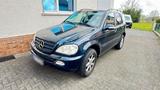 Mercedes-Benz Mercedes ML 320 - Mercedes-Benz ML 320 mit Benzin-Antrieb