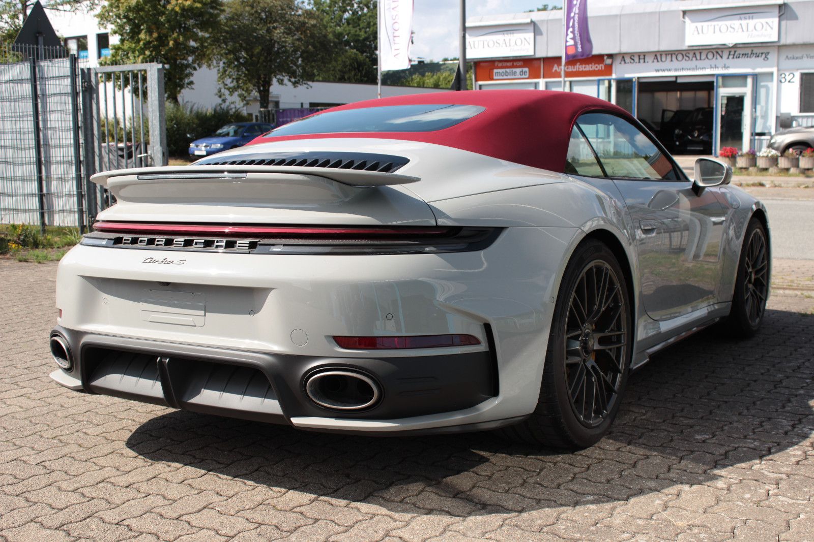 Fahrzeugabbildung Porsche 992.2 Turbo S Cabrio *LIFT* *BURMESTER* *INNO*