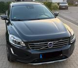 Volvo XC60 D4 Momentum Geartronic Momentum - silberne Volvo XC60
