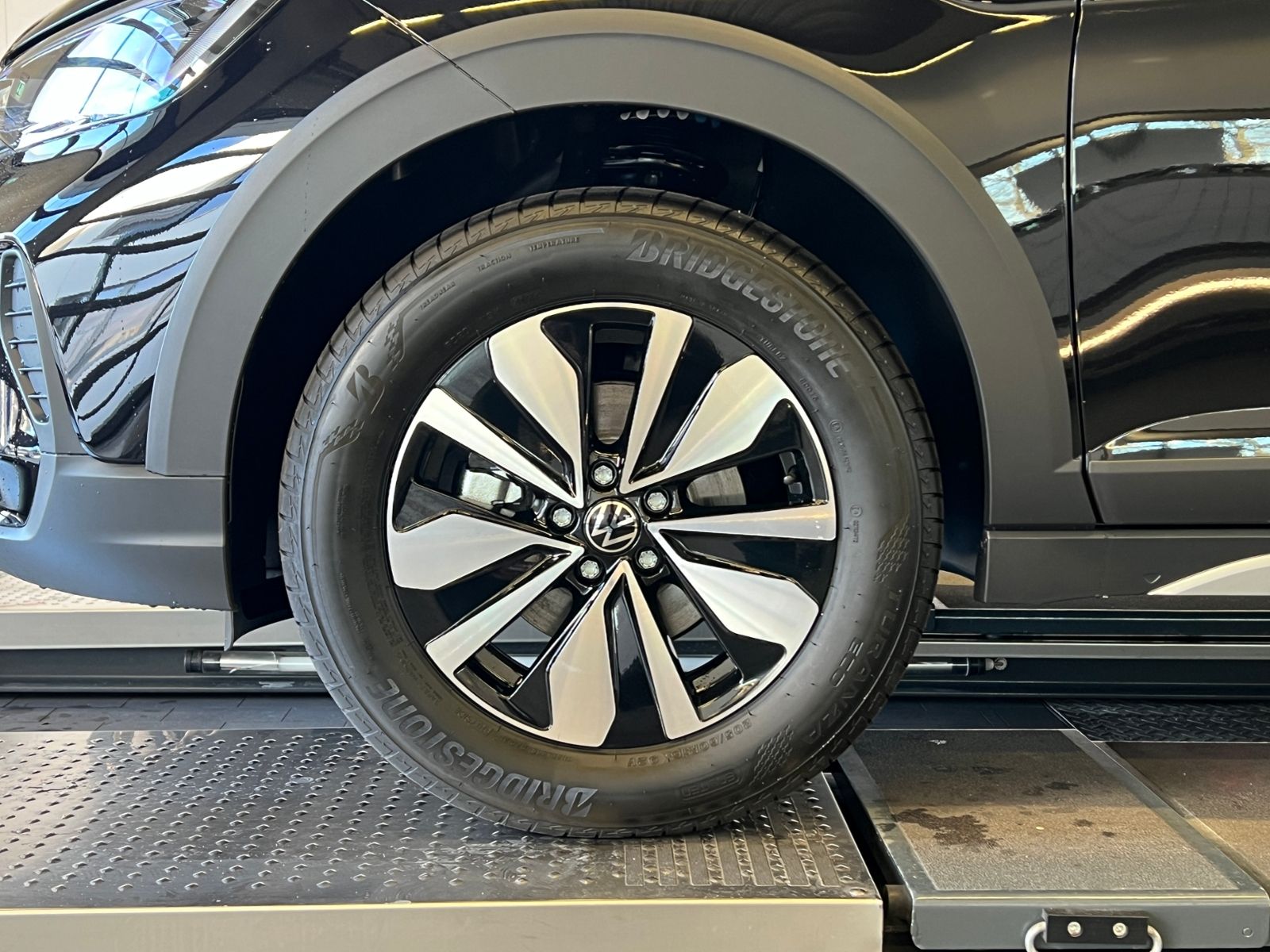 Fahrzeugabbildung Volkswagen Taigo GOAL 1.0 TSI *16"-LM, Navi, ACC*