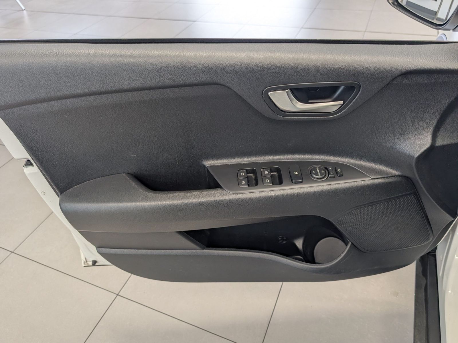 KIA Stonic 1.2 Vision Navi SHZ Kamera Tempomat – Bild 34