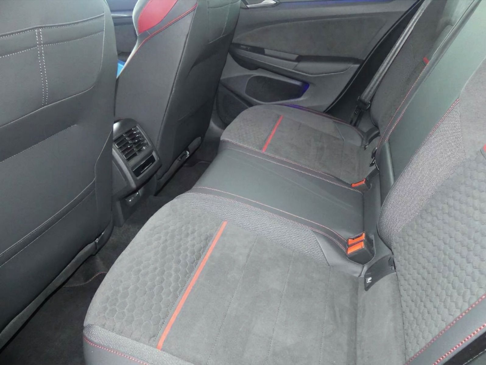 Volkswagen Golf - Bild 4