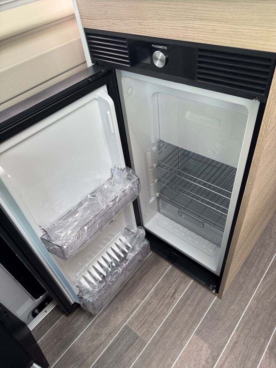 Fahrzeugabbildung Forster Livin Up FV599EBL Solar,Markise,RK