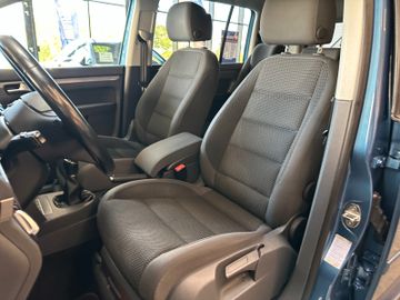 MYAUTOCENTER – Gebraucht- und Jahreswagen mit Werkstattservice in Pfaffenhofen Volkswagen Touran*7-Sitzer*TEMPO*2ZONEN*SitzHZ*PDC*TÜV 528