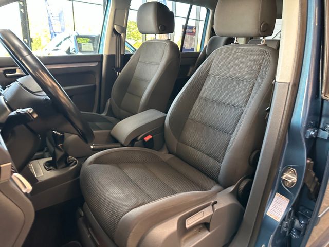 MYAUTOCENTER – Gebraucht- und Jahreswagen mit Werkstattservice in Pfaffenhofen Volkswagen Touran*7-Sitzer*TEMPO*2ZONEN*SitzHZ*PDC*TÜV 528