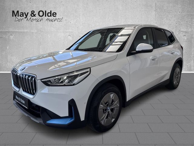 BMW iX1 xDrive 30 Pano Navi LED ACC DAB RFK
