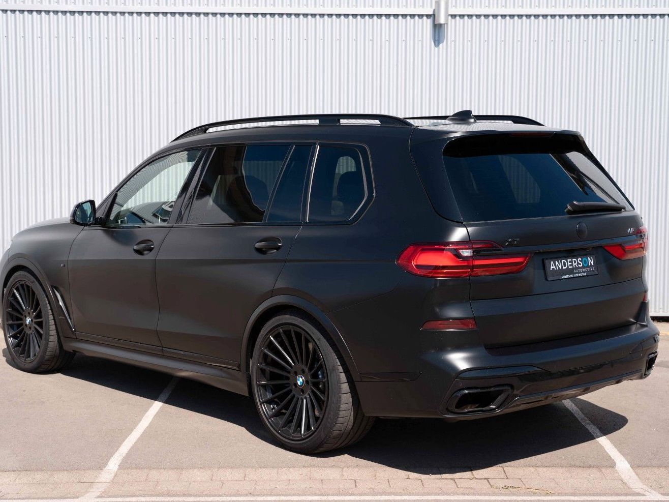Fahrzeugabbildung BMW X7 M50 i SPORT VOLL SHADOW LED TV CARBON 22"