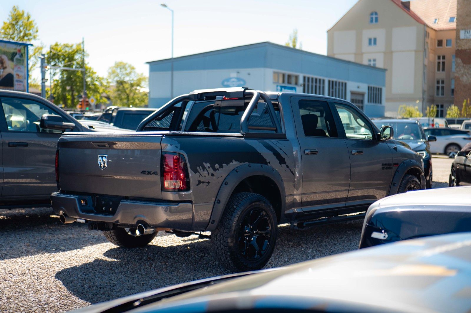 Fahrzeugabbildung Dodge RAM 5.7 V8 HEMI 4x4 Sport LARAMIE NightPaket 19%