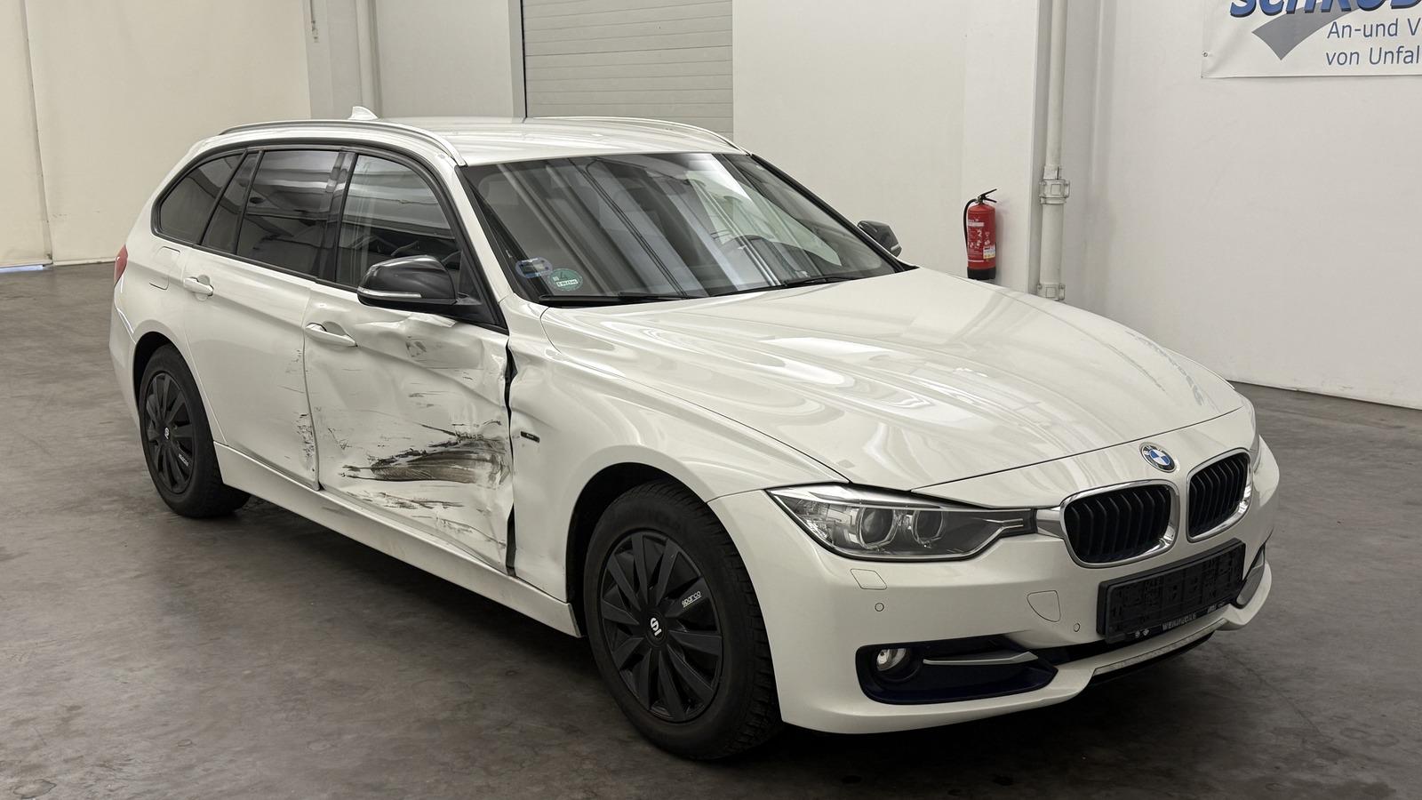 BMW 320 2012 — rear view
