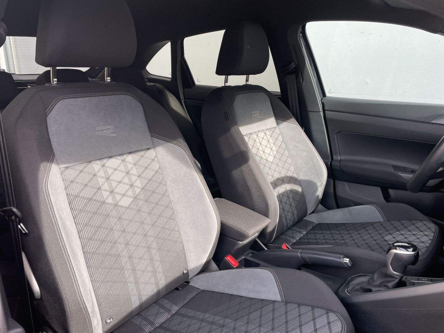 Taigo 1.0 TSI DSG R-Line ACC/App-Connect/Matrix/