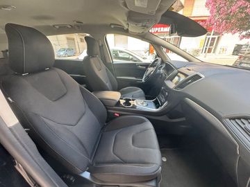 Ford S-Max - 11