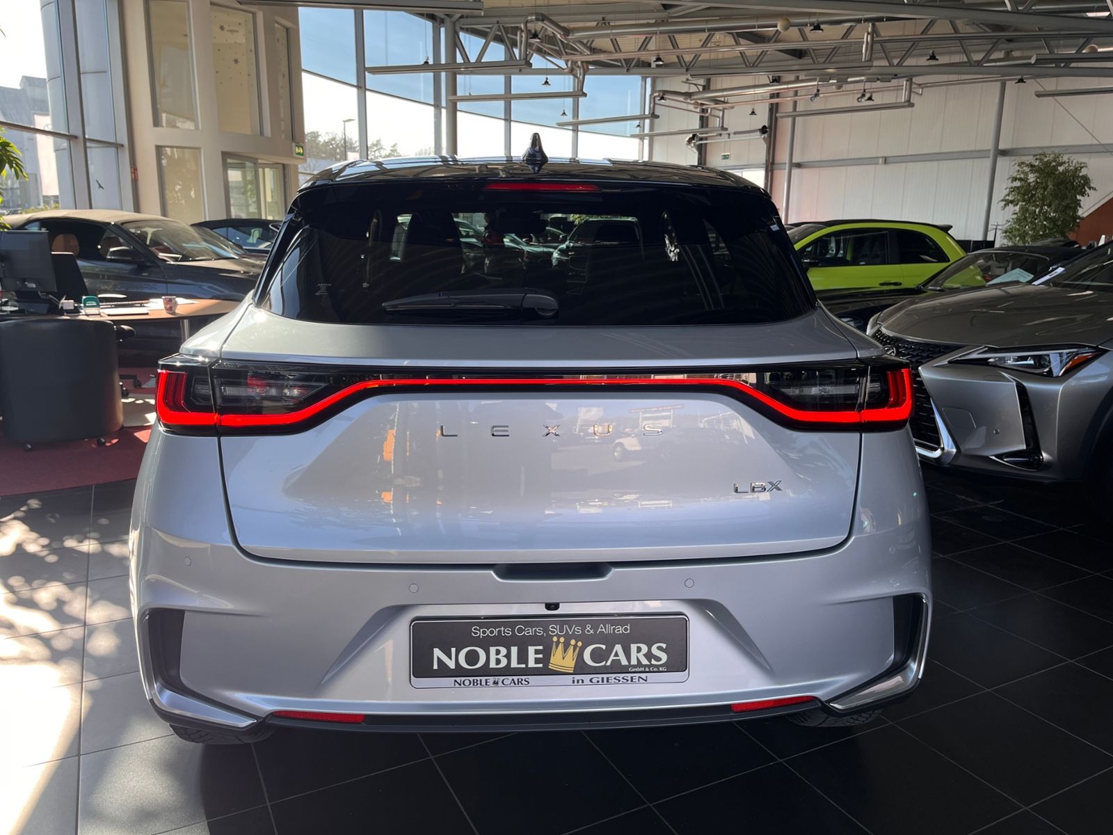 Fahrzeugabbildung Lexus LBX FWD Emotion LED NAV SHZ RFK 18"