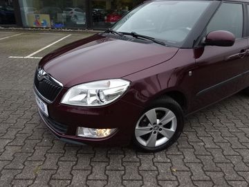 Fotografie des Skoda Fabia 1.2 TSI *12M.Garantie*AHK*SHZ*NSW*RCD*CLIM