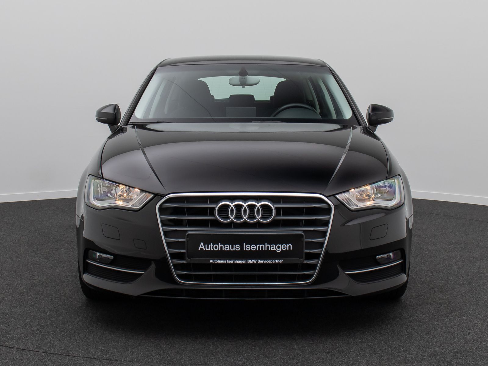 Fahrzeugabbildung Audi A3 Attraction PDC KlimaAut HiFi Sitzheizung LM